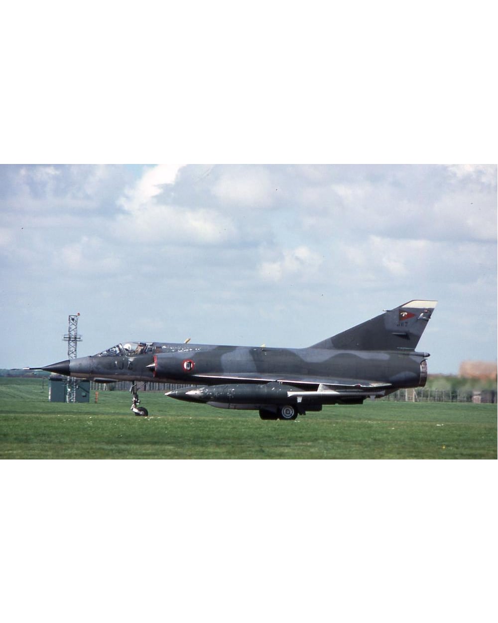 Mirage III Delta Engraved / Raw Grey - Raw Aluminum