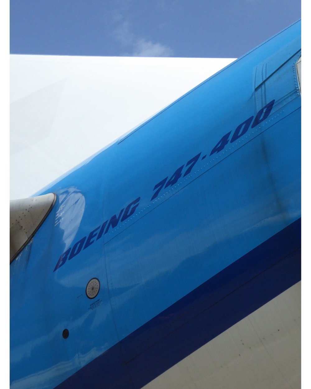 Avion Boeing 747 PH-BFF de la KLM sur le tarmac détail marquage de la carlingue avant démantèlement - by Flight Inspiration®